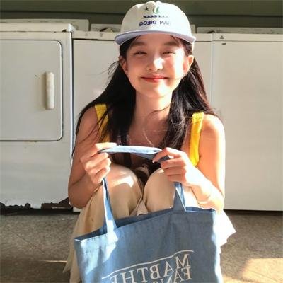 冰属性男子与酷酷女同事